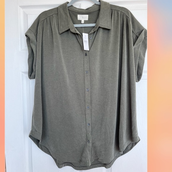 NWT Lou & Grey Short Sleeve Green Button Down Shirt Size XL - Picture 1 of 3